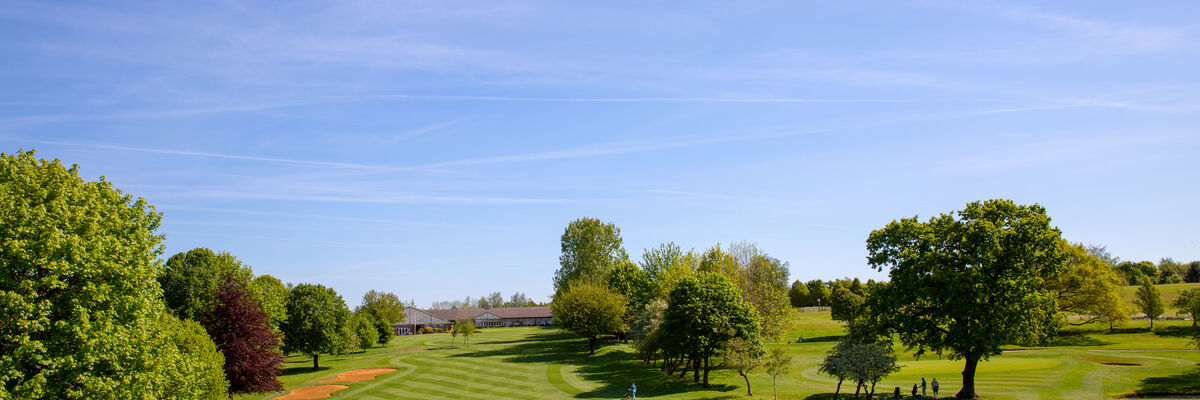 The 18th Green and Clubhouse